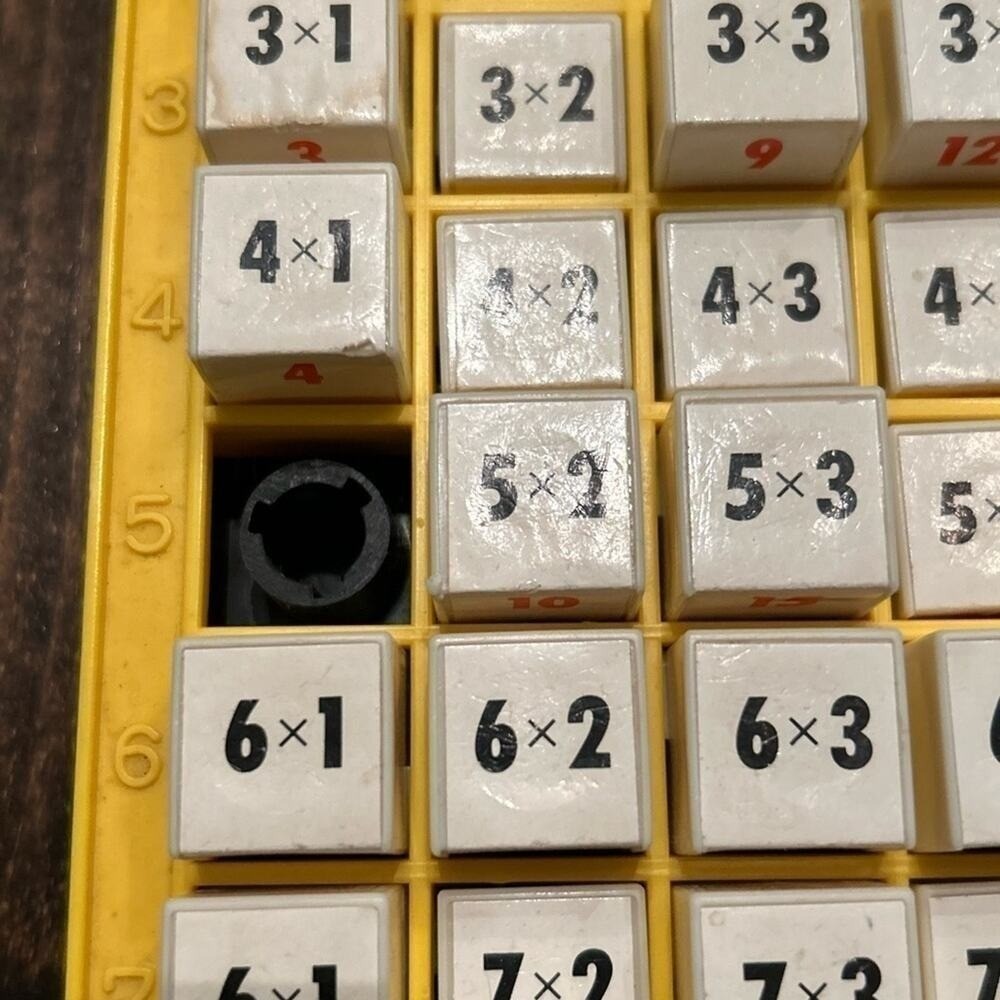 Vintage Multiplication Tool To Learn Math For Kids Adults Educational Toys Fun - Picture 4 of 4
